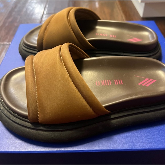 The Attico slides - super versatile - Picture 3 of 5